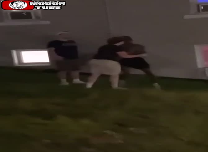 Video :A gunshot goes over his head during a fight